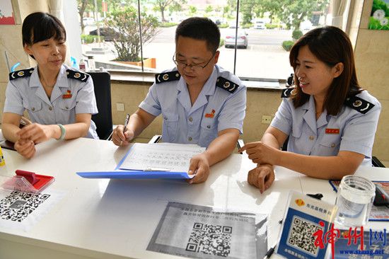 總有一種力量激勵(lì)著他（她）們奮勇前行！           ?