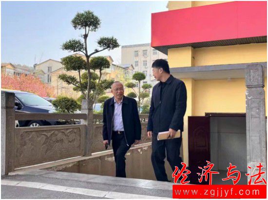 同課異構(gòu)展風(fēng)采,集思廣益促成長 ——記河南省新密市青屏高中到新密市實(shí)驗(yàn)高中交流學(xué)習(xí)活動(dòng)