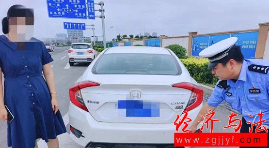 青島市城陽區(qū)交警大隊抓獲一名非法改裝車并處罰